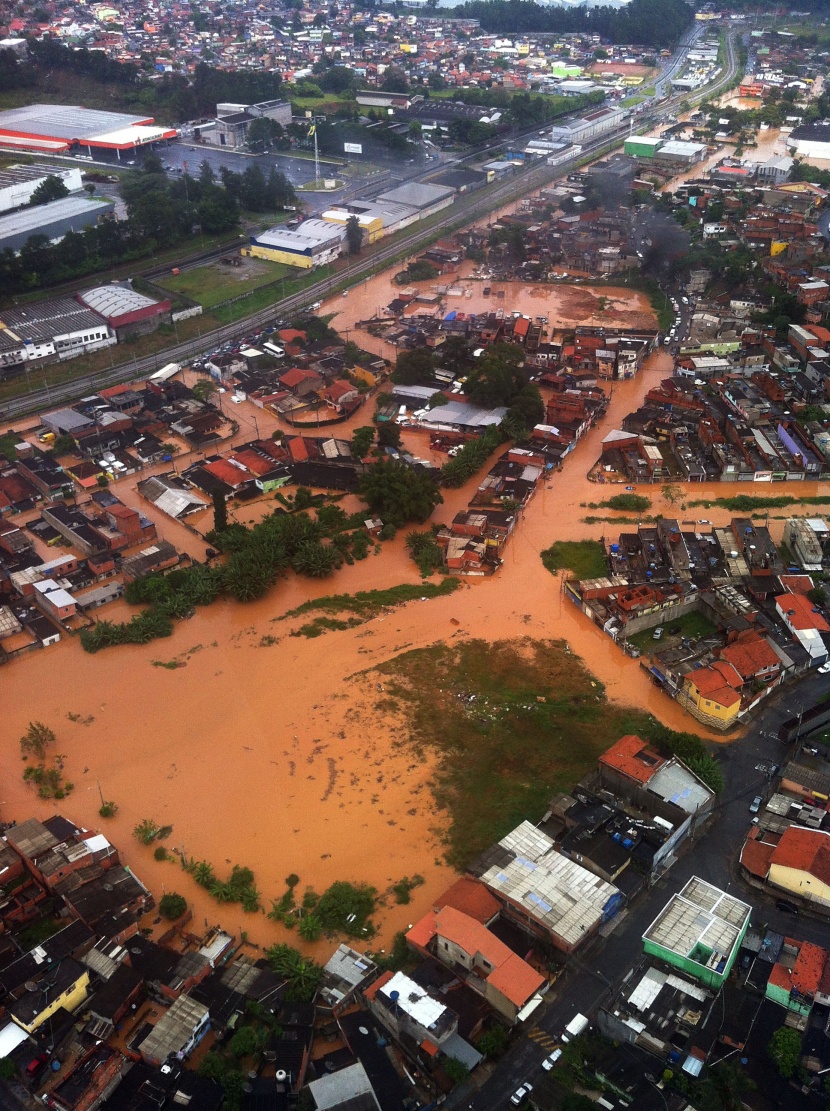 قصة مصورة: 19 قتيلا على الأقل إثر هطول أمطار غزيرة قرب ساوباولو