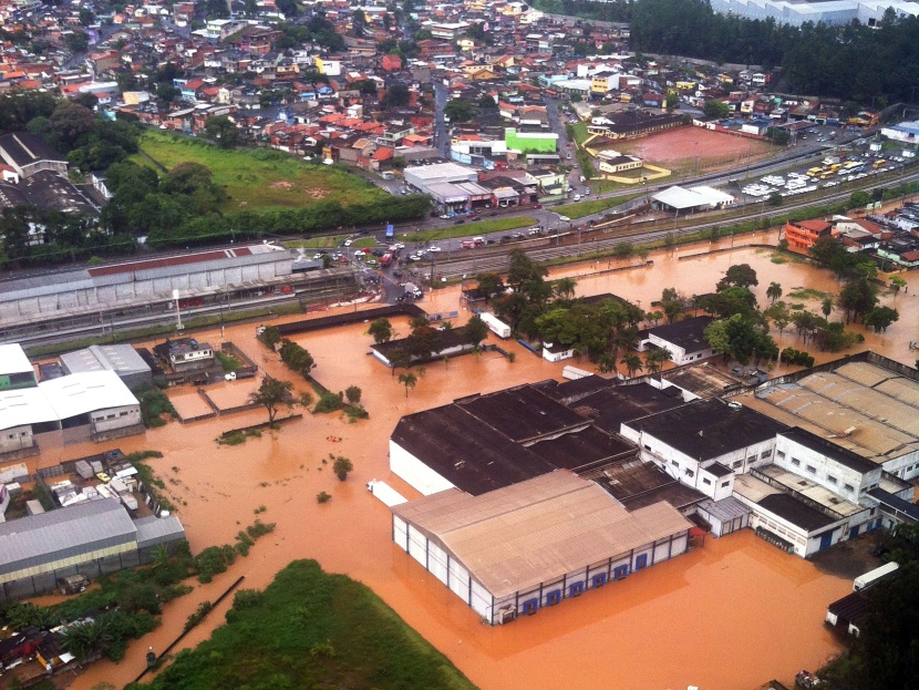 قصة مصورة: 19 قتيلا على الأقل إثر هطول أمطار غزيرة قرب ساوباولو