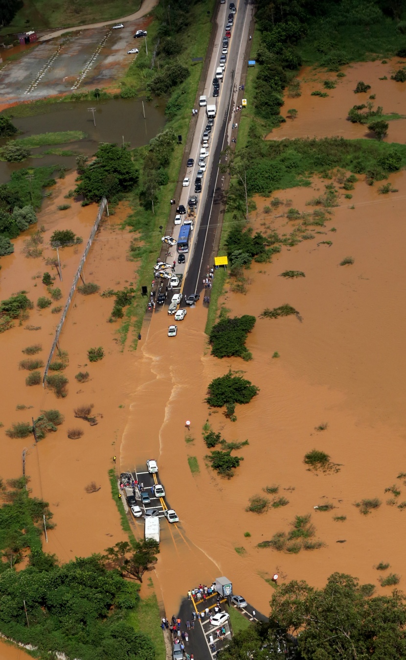 قصة مصورة: 19 قتيلا على الأقل إثر هطول أمطار غزيرة قرب ساوباولو