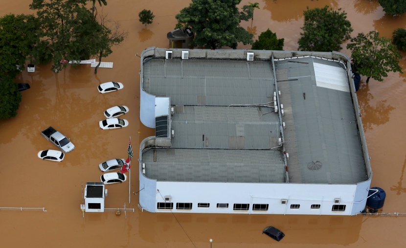 قصة مصورة: 19 قتيلا على الأقل إثر هطول أمطار غزيرة قرب ساوباولو