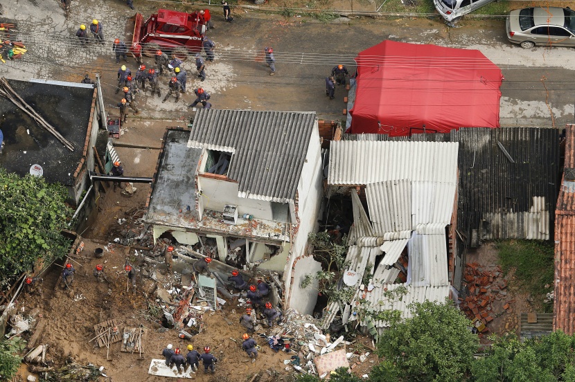 قصة مصورة: 19 قتيلا على الأقل إثر هطول أمطار غزيرة قرب ساوباولو