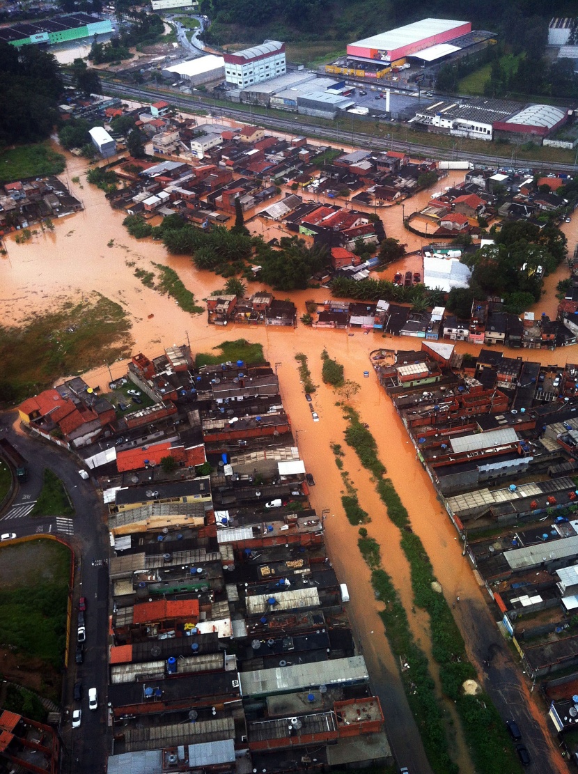 قصة مصورة: 19 قتيلا على الأقل إثر هطول أمطار غزيرة قرب ساوباولو