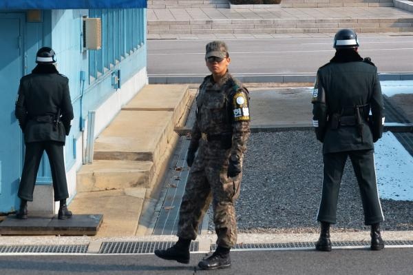 كوريا الشمالية تنفي شن هجمات الكترونية على مسؤولين في الجنوب