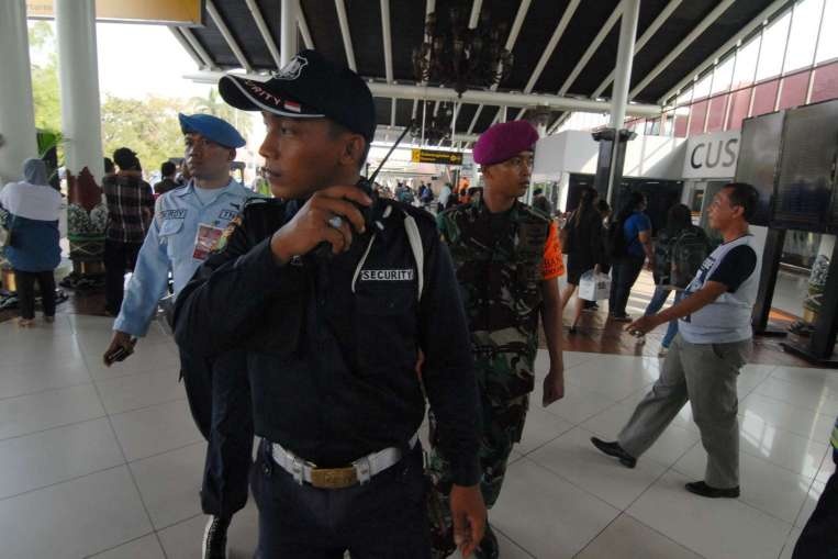 اعتقال 14 شخصا في إندونيسيا قبل توجههم إلى "داعش"