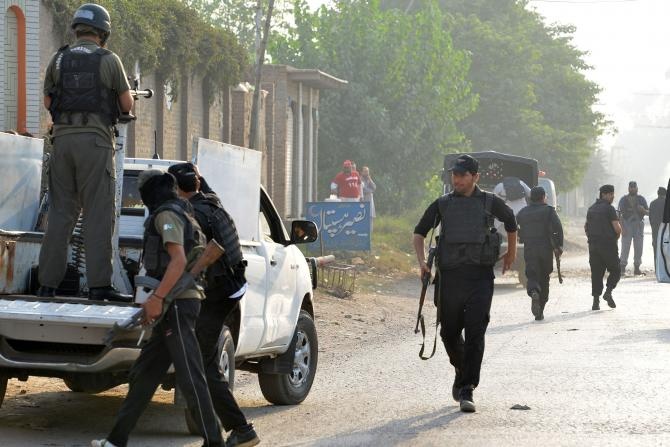 باكستان : مصرع 15 شخصا وإصابة 27 بانفجار في بيشاور