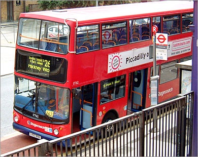 مصر تصنع حافلات لندن ذات الطابقين وتصدرها إلى بريطانيا