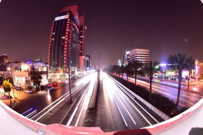 قصة مصورة : العالم يطفئ أنواره في يوم الأرض