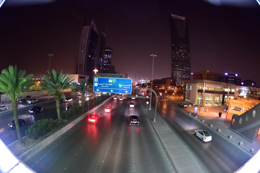 قصة مصورة : العالم يطفئ أنواره في يوم الأرض