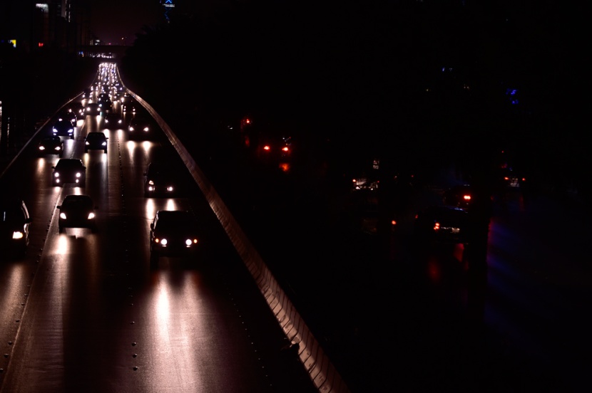 قصة مصورة : العالم يطفئ أنواره في يوم الأرض