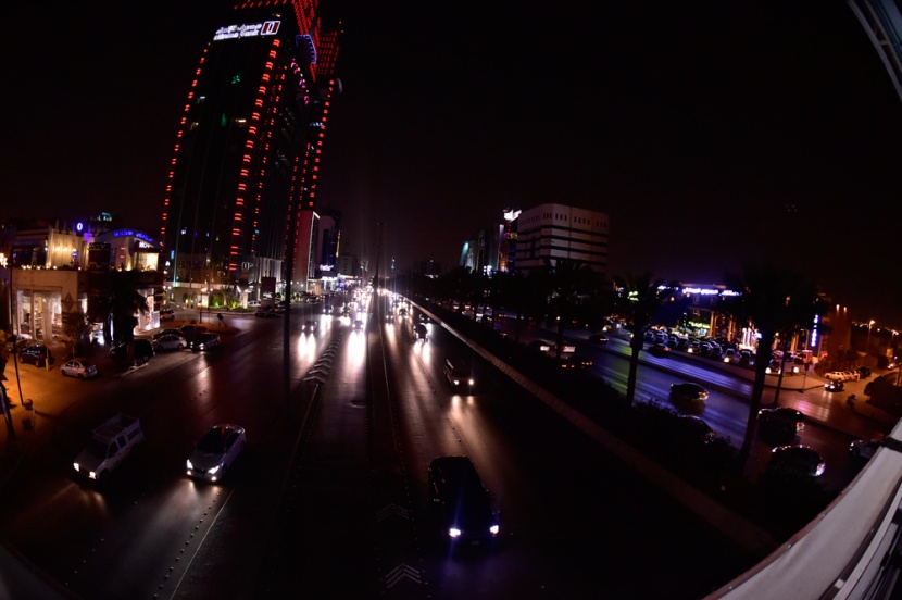 قصة مصورة : العالم يطفئ أنواره في يوم الأرض