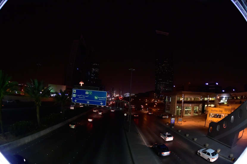 قصة مصورة : العالم يطفئ أنواره في يوم الأرض