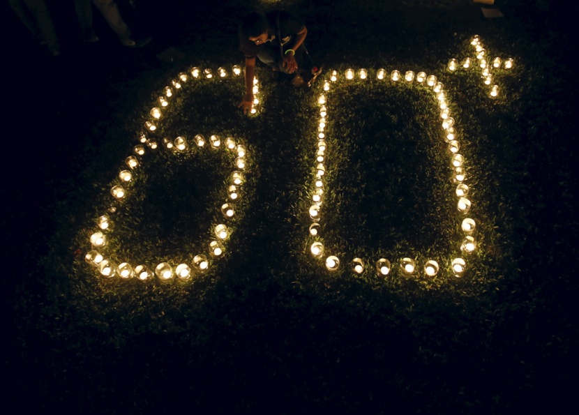 قصة مصورة : العالم يطفئ أنواره في يوم الأرض