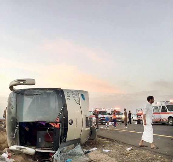 وفاة 19 معتمرا مصريا إثر انقلاب حافلة 
في المدينة المنورة