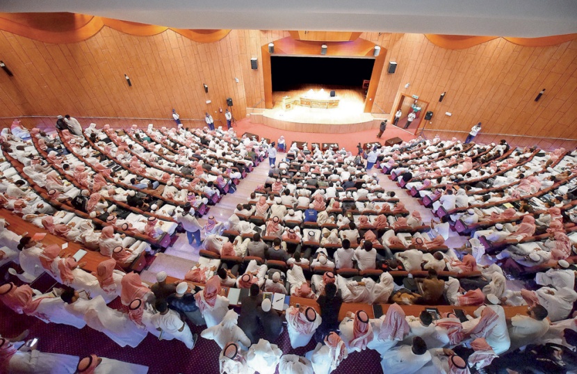 الفوزان: الجهاد الشرعي 
تحت راية إمام المسلمين 
لا تحت شعارات الجماعات