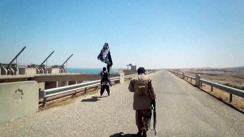 «دعشنة المياه» .. بالتسميم أو المنع أو الإغراق