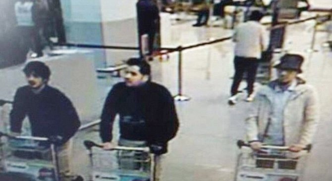 هجمات بروكسل: منفذو الاعتداءات في مطار بروكسل كانوا يحملون "القنابل داخل حقائب"