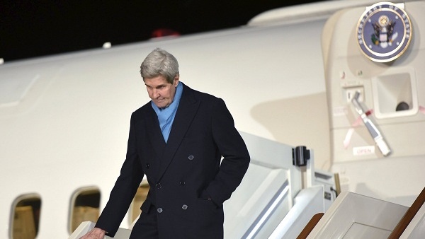 كيري يصل إلى بروكسل ليعرض المساعدة بعد التفجيرات