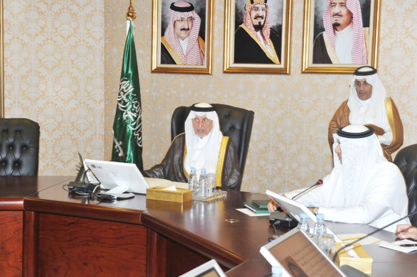 أمير مكة المكرمة يوافق على إطلاق مشروعات تقنية لتسهيل التواصل بين المراجع والإمارة