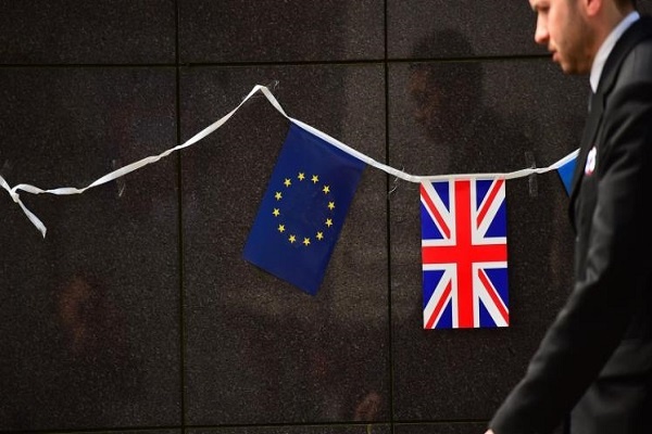 استطلاع يظهر تراجع تأييد بقاء بريطانيا في الاتحاد الأوروبي