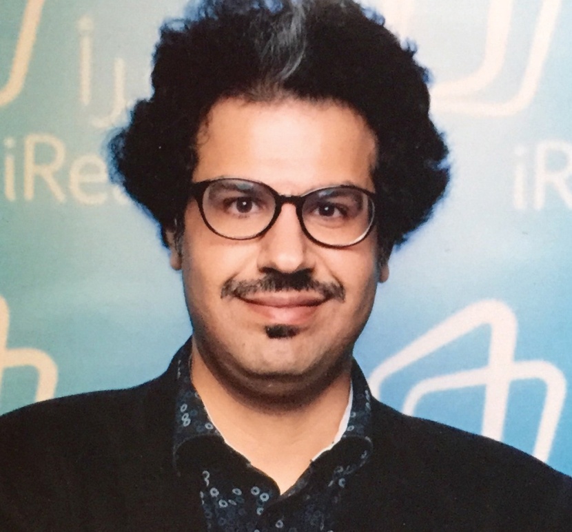 حقيبة الصحافي .. قلق الأسئلة ومستودع الحكايات