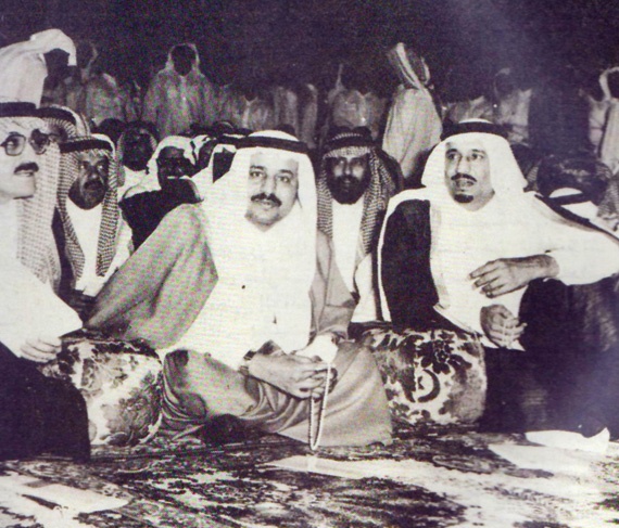 223 صورة توثق علاقة خادم الحرمين بجامعة الملك سعود منذ 40 عاما