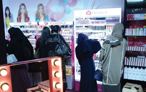 تعارض بين جهتين في الاشتراطات يزيد مخاوف المستثمرات من الحوادث