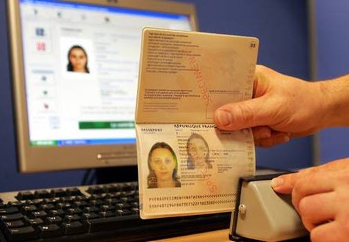 اكتشاف ثغرات أمنية في قاعدة بيانات التأشيرات الأمريكية