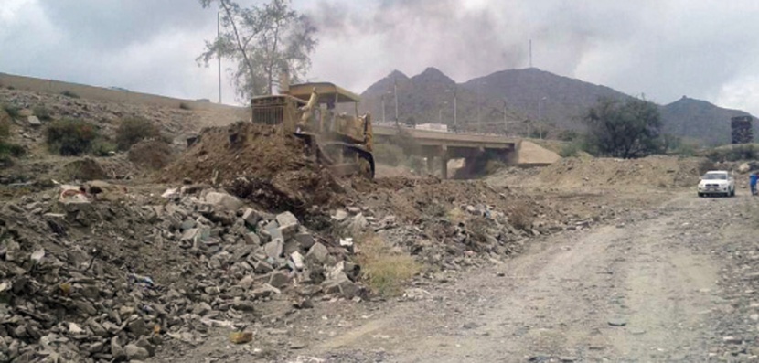 الطائف.. بدء أعمال احتواء آثار السيول وفتح الطرق 
في مرتفعات بني مالك