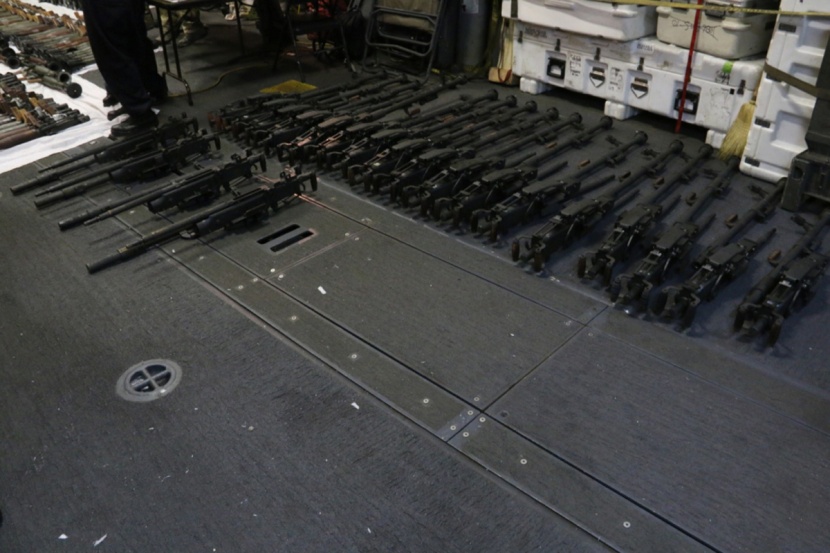 أمريكا تصادر أسلحة من إيران في بحر العرب كانت في طريقها للحوثيين