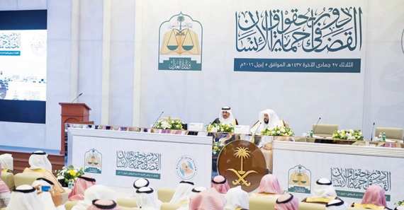 وزير العدل: القضاة لا ينظرون إلى انتماء أطراف النزاع الفكري أو الطائفي