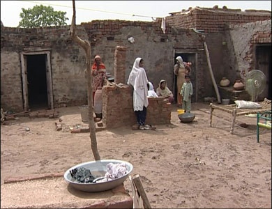 ارتفاع عدد الفقراء في باكستان وفق معادلة جديدة لقياس الفقر