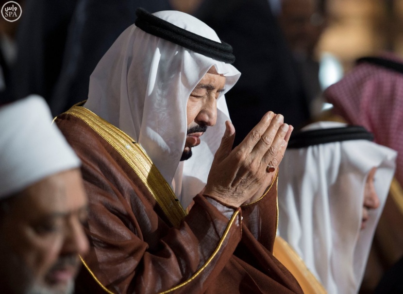 خادم الحرمين الشريفين يزور جامع الأزهر ويضع حجر الأساس لمدينة البعوث الإسلامية