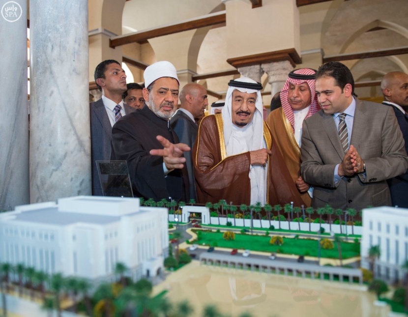 خادم الحرمين الشريفين يزور جامع الأزهر ويضع حجر الأساس لمدينة البعوث الإسلامية
