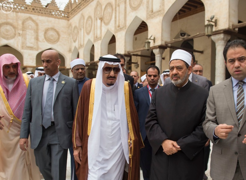 خادم الحرمين الشريفين يزور جامع الأزهر ويضع حجر الأساس لمدينة البعوث الإسلامية