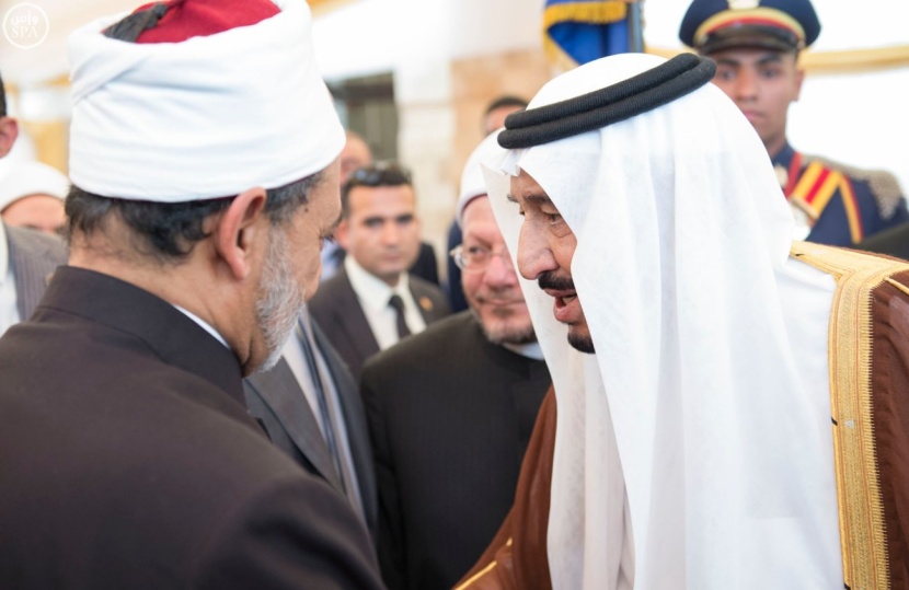 خادم الحرمين الشريفين يزور جامع الأزهر ويضع حجر الأساس لمدينة البعوث الإسلامية