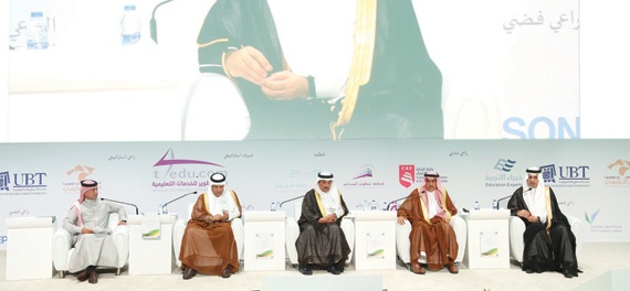 وزير التعليم: شركة خاصة للموارد البشرية للتعاقد مع السعوديين في التعليم الأهلي