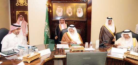 الأمير خالد الفيصل يؤكد ضرورة الالتزام بالهوية المكية في المشاريع