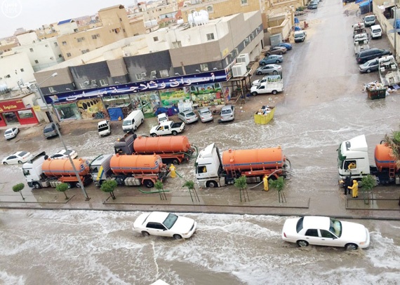 «الدفاع المدني»: 18 وفاة و26 ألف بلاغ بسبب «الأمطار» خلال أسبوعين