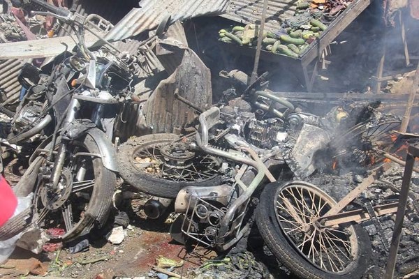 النظام السوري يرد على تعليق محادثات جنيف بمجزرة على سوق الخضار في إدلب