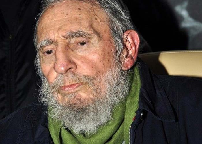 فيدل كاسترو يخرج من عزلته ويتحدث عن الموت