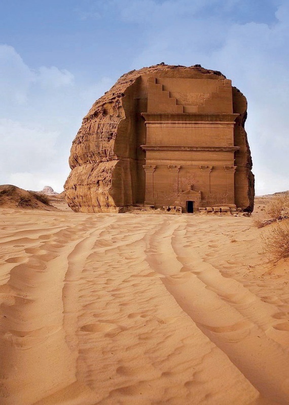 «نقش زهير» في مدائن صالح .. قيمة ثقافية وطنية تؤرخ لوفاة «الفاروق»