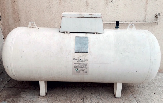 إلزام الجهات الحكومية والشركات الخاصة بإبرام عقود صيانة لخزانات الغاز