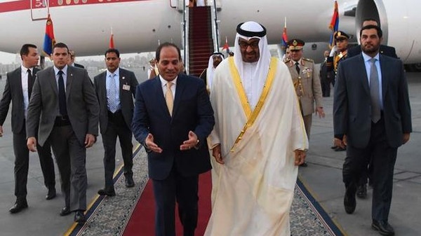 الإمارات تدعم مصر بـ 4 مليارات دولار .. اثنان للاستثمار واثنان لدعم الاحتياطي النقدي