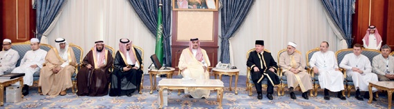 فيصل بن سلمان: برنامج ضيوف خادم الحرمين للعمرة يؤكد حرصه على العناية بالمسلمين