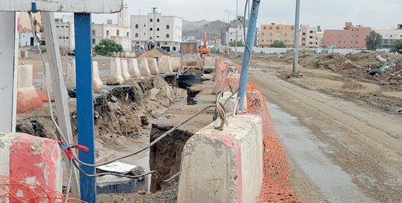 «أمطار الطائف»: سوء تخطيط للمشاريع.. وعزل قرى عن العالم