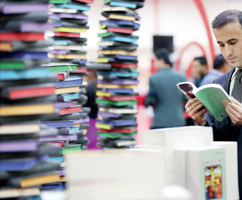 «بوكر» العرب.. متلازمتا السياسة والبكاء على الأطلال