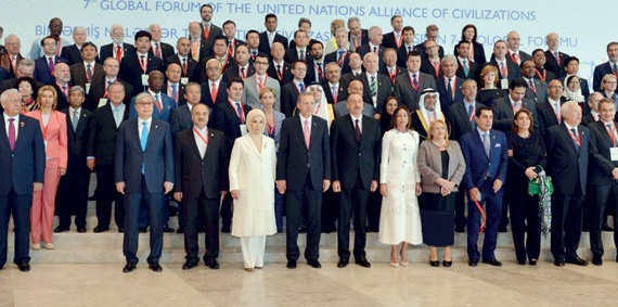 وزير الثقافة والإعلام: السعودية أرست مبادئ التعايش.. البديل يقود إلى التطرف