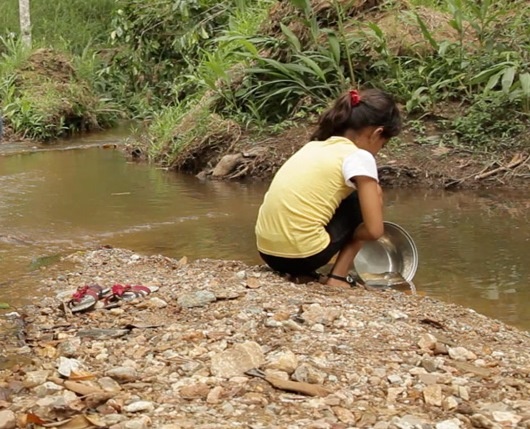 وفاة 7 أطفال بعد تناول مياه ملوثة في الهند