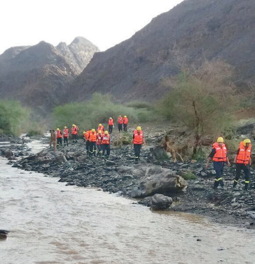 السيول تجرف مركبة عسكرية في نجران وفك احتجاز
 10 في مكة المكرمة