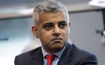 فوز العمالي المسلم صادق خان بمنصب عمدة لندن